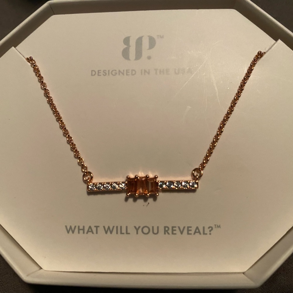 Bomb party: The Chloe Necklace